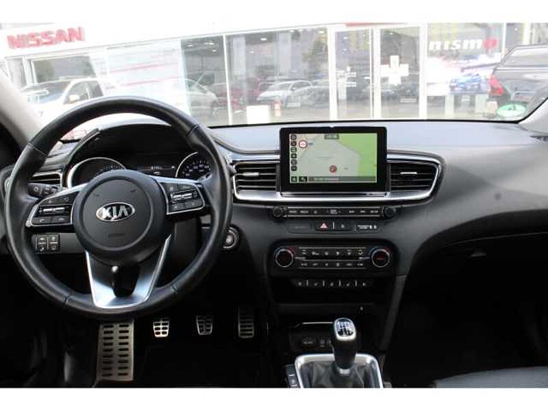 Kia Ceed_sw Platinum Edition EU6d-T(5T, 5 Sitze) 1.4 T-GDI PLATINUM Navi Memory Sitze