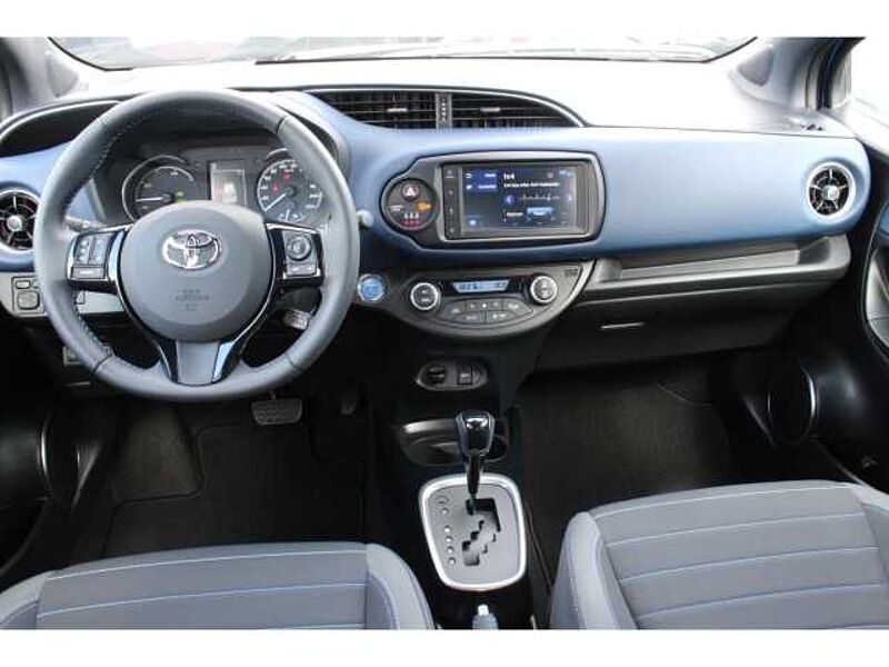 Toyota Yaris Hybrid Style Selection 1.5 Apple CarPlay Klimaautom Musikstreaming