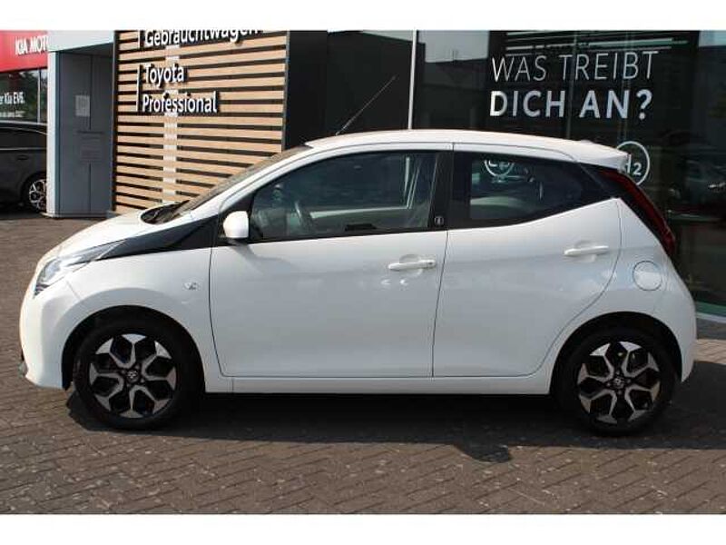 Toyota Aygo X -Play Team D 1.0 EU6d 5-TÜRER, 1,0-L-VVT-I, 5-GANG-SCHALTGETRIEBE Apple CarPlay