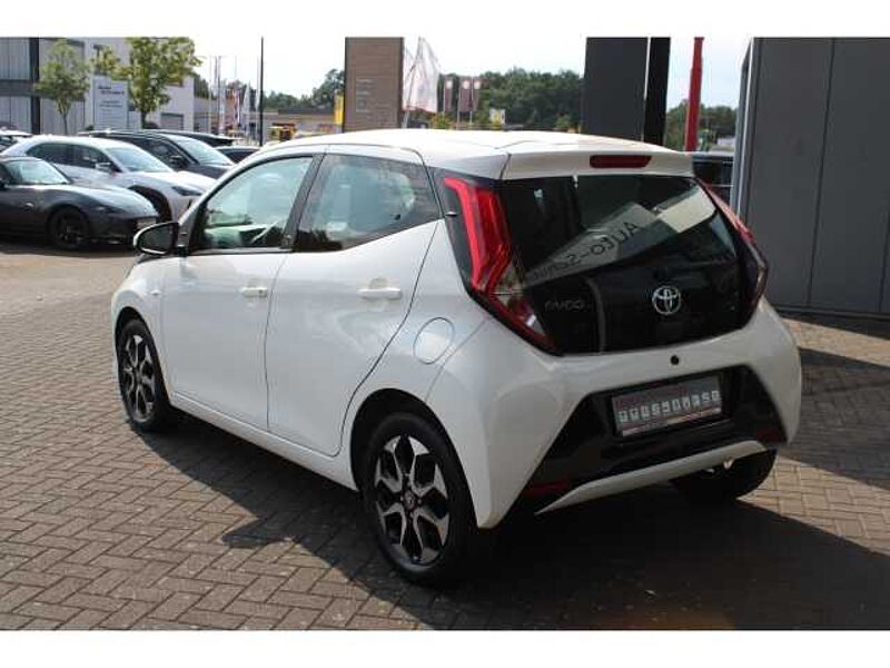 Toyota Aygo X -Play Team D 1.0 EU6d 5-TÜRER, 1,0-L-VVT-I, 5-GANG-SCHALTGETRIEBE Apple CarPlay