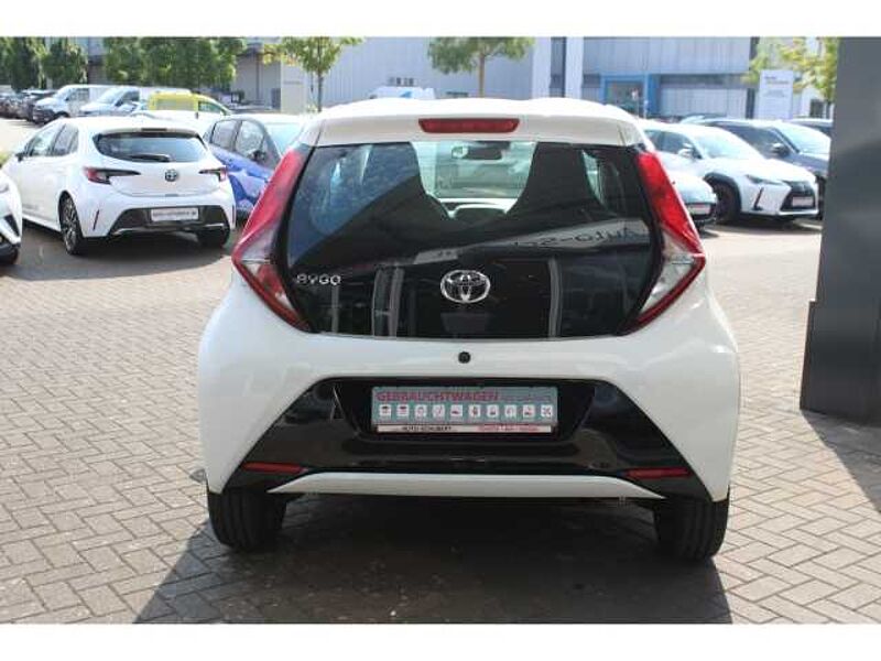 Toyota Aygo X -Play Team D 1.0 EU6d 5-TÜRER, 1,0-L-VVT-I, 5-GANG-SCHALTGETRIEBE Apple CarPlay