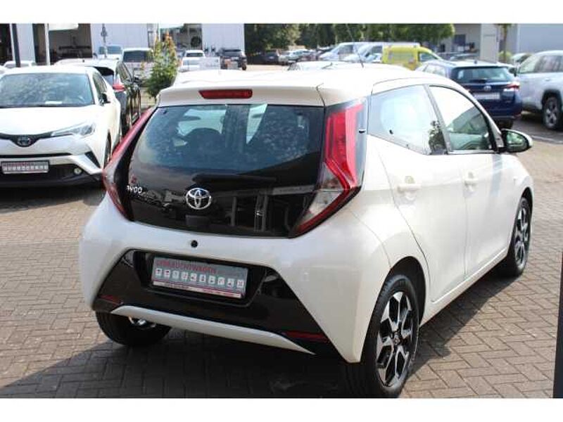 Toyota Aygo X -Play Team D 1.0 EU6d 5-TÜRER, 1,0-L-VVT-I, 5-GANG-SCHALTGETRIEBE Apple CarPlay