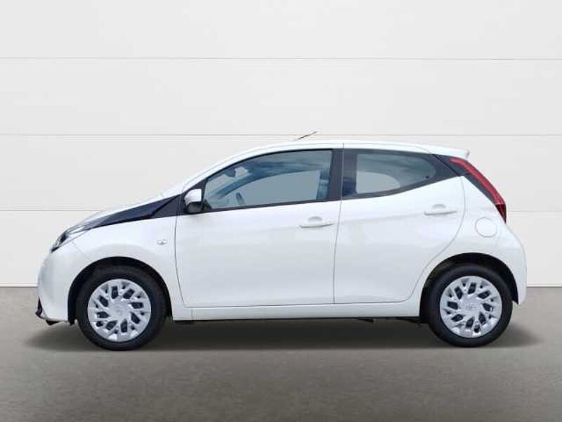 Toyota Aygo X -Play 1.0 EU6d 5-TÜRER, 1,0-L-VVT-I, 5-GANG-SCHALTGETRIEBE DAB Tel. -Vorb. Bergan