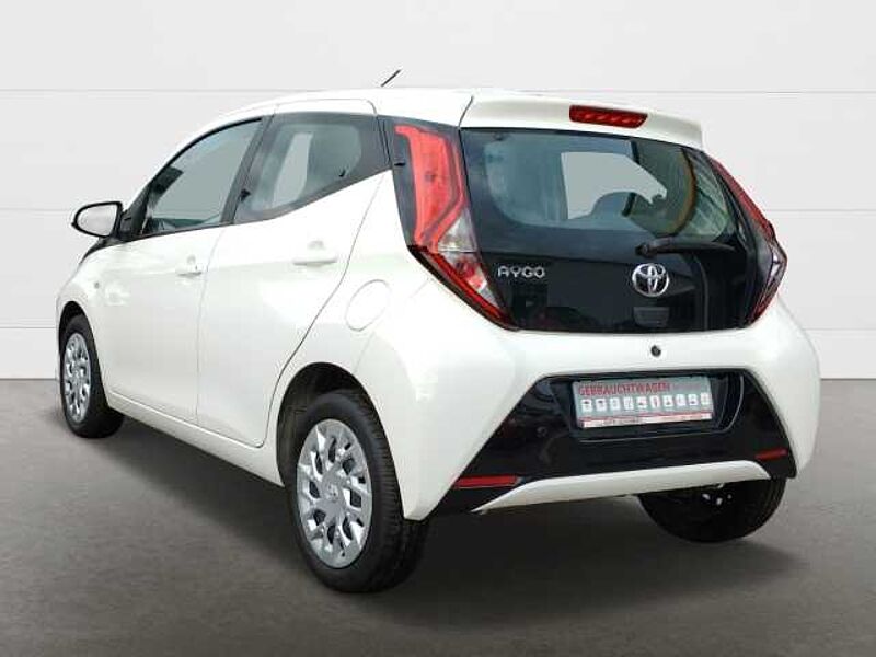 Toyota Aygo X -Play 1.0 EU6d 5-TÜRER, 1,0-L-VVT-I, 5-GANG-SCHALTGETRIEBE DAB Tel. -Vorb. Bergan