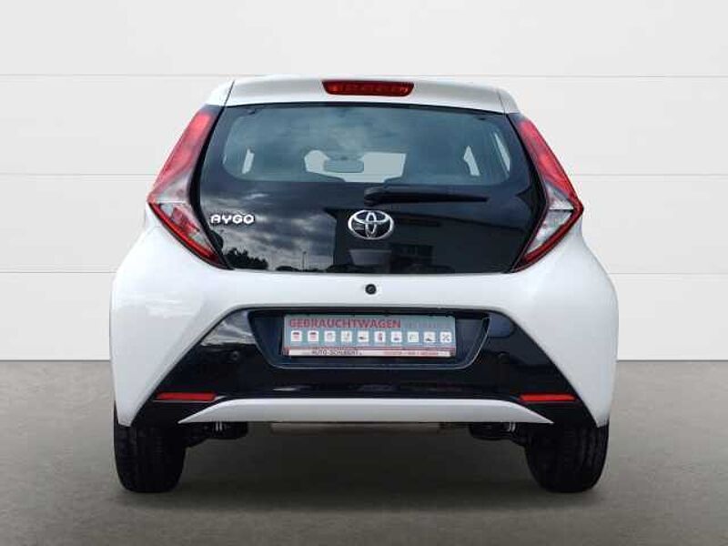 Toyota Aygo X -Play 1.0 EU6d 5-TÜRER, 1,0-L-VVT-I, 5-GANG-SCHALTGETRIEBE DAB Tel. -Vorb. Bergan