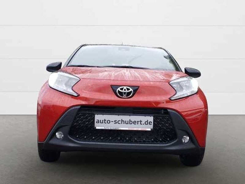 Toyota Aygo X 1,0 l Team D MT Apple CarPlay Android Auto Musikstreaming DAB SHZ Spurhalteass.