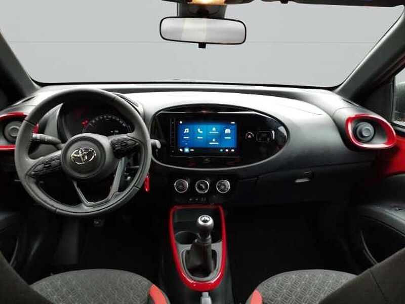 Toyota Aygo X 1,0 l Team D MT Apple CarPlay Android Auto Musikstreaming DAB SHZ Spurhalteass.