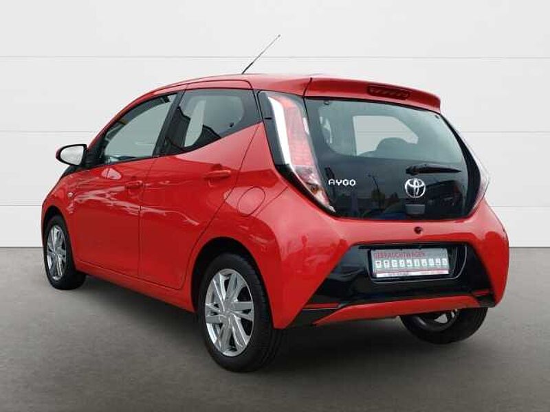 Toyota Aygo X -Play Team D 5-TÜRER, 1.0 L, 5-GANG SCHALTGETRIEBE, TEAM Rückfahrkam. Tel. -Vorb.