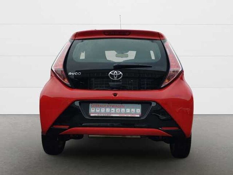 Toyota Aygo X -Play Team D 5-TÜRER, 1.0 L, 5-GANG SCHALTGETRIEBE, TEAM Rückfahrkam. Tel. -Vorb.